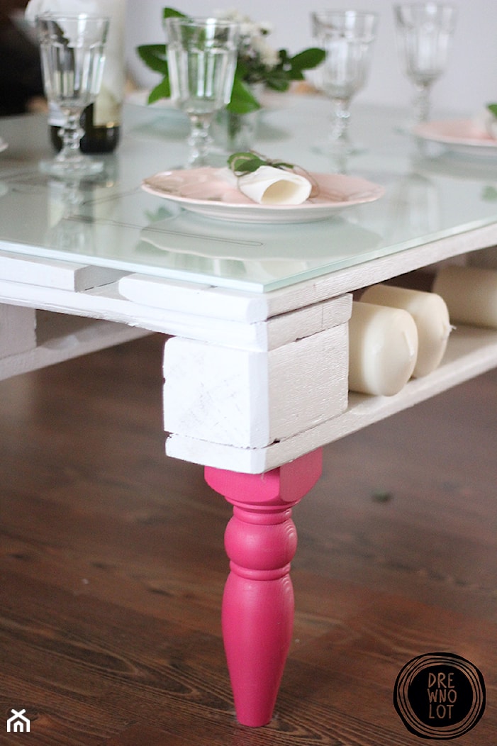 Stół/Puf Paź Królowej - zdjęcie od Drewnolot - Homebook