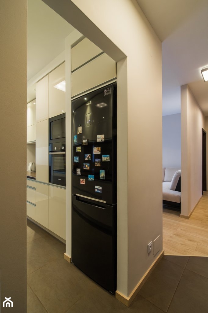 Mieszkanie 90m2 Warszawa Ursus - REALIZACJA - Z zabudowaną lodówką z lodówką wolnostojącą kuchnia, styl nowoczesny - zdjęcie od Medyńscy Projektowanie