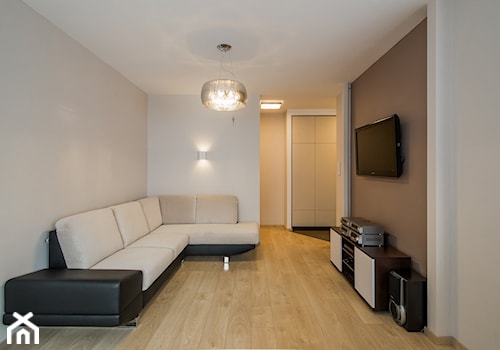 Mieszkanie 90m2 Warszawa Ursus - REALIZACJA - Mały biały szary salon, styl nowoczesny - zdjęcie od Medyńscy Projektowanie