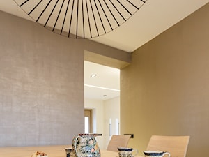 DOM POD KRAKOWEM - Mała brązowa szara jadalnia jako osobne pomieszczenie, styl nowoczesny - zdjęcie od MoMa Concept
