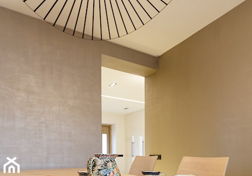 DOM POD KRAKOWEM - Mała brązowa szara jadalnia jako osobne pomieszczenie, styl nowoczesny - zdjęcie od MoMa Concept
