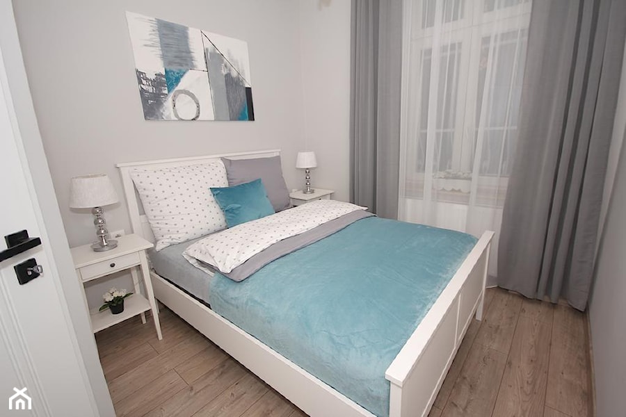 Mieszkanie na Miodowej - Średnia szara sypialnia - zdjęcie od mleczko architektura