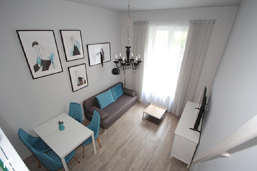 Mieszkanie na Miodowej - Mały szary salon z jadalnią - zdjęcie od mleczko architektura