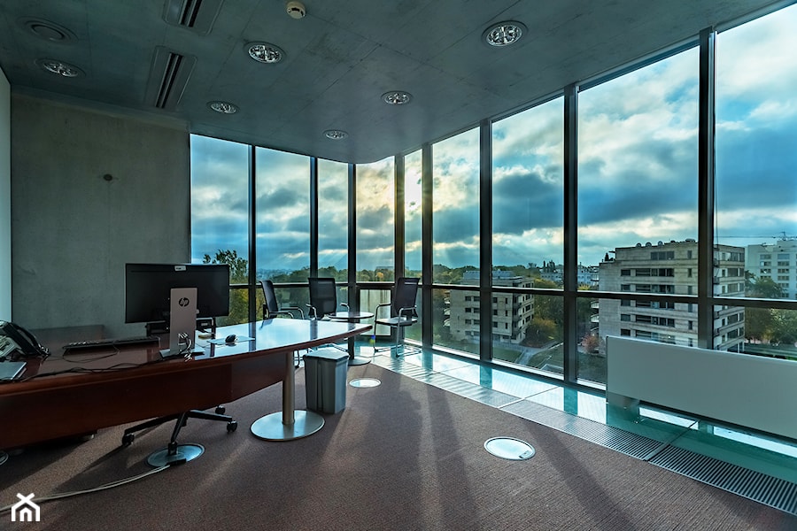 Wnętrze biura korporacji prawniczej w Warszawie - zdjęcie od MediaShots