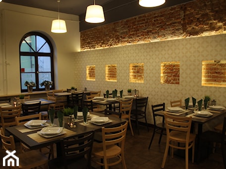 Aranżacje wnętrz - Wnętrza publiczne: restauracja koszerna Kraków - Kazimierz - Wnętrza publiczne, styl nowoczesny - Karolina Wolska - pracownia architektoniczna. Przeglądaj, dodawaj i zapisuj najlepsze zdjęcia, pomysły i inspiracje designerskie. W bazie mamy już prawie milion fotografii!