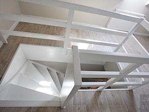 Mieszkanie w stulu minimalistycznym - Schody - zdjęcie od Limonki studio