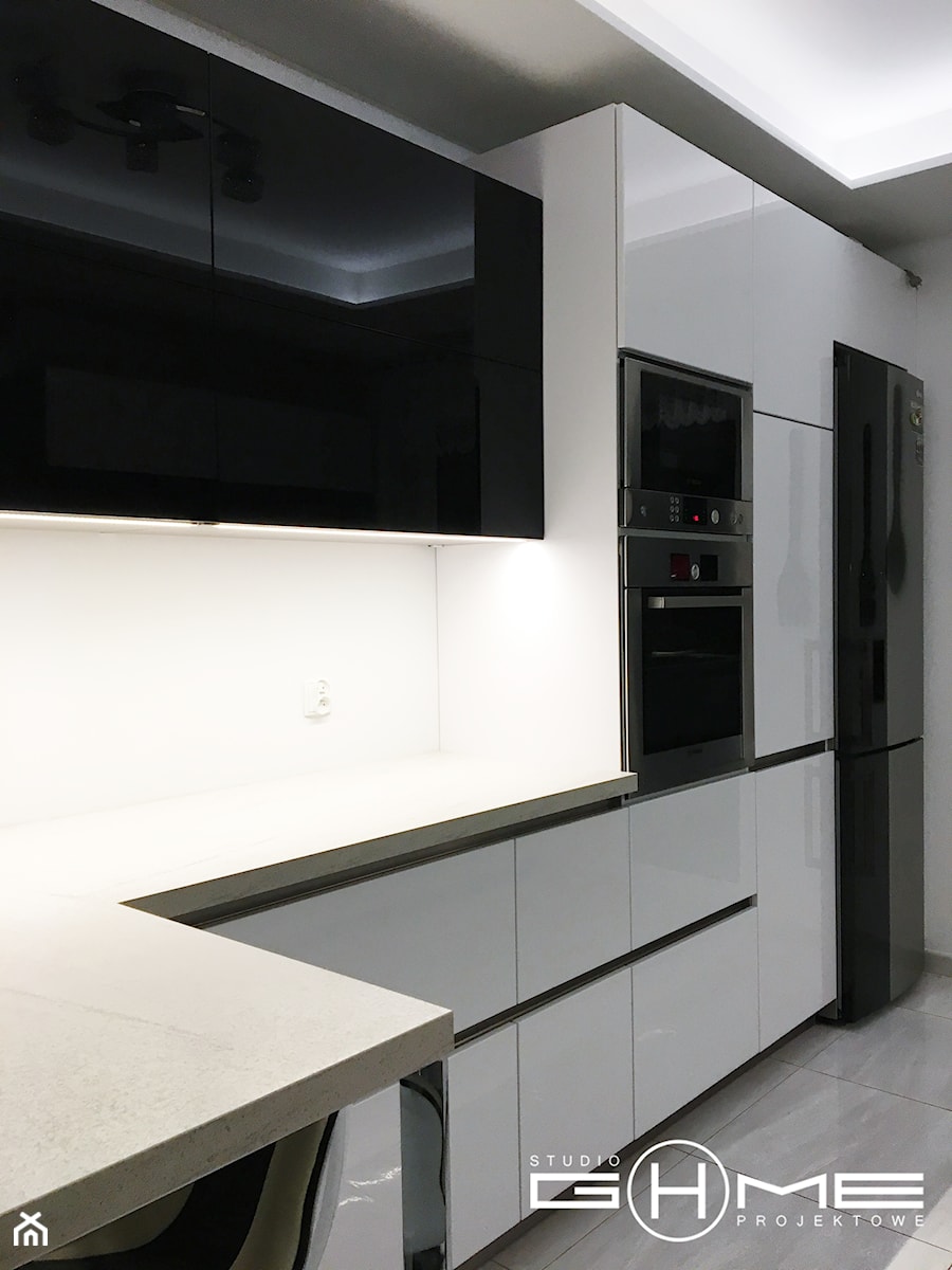Projekt Kuchni Black&White 12m2 - Gdynia Orłowo - Kuchnia, styl nowoczesny - zdjęcie od GoHome