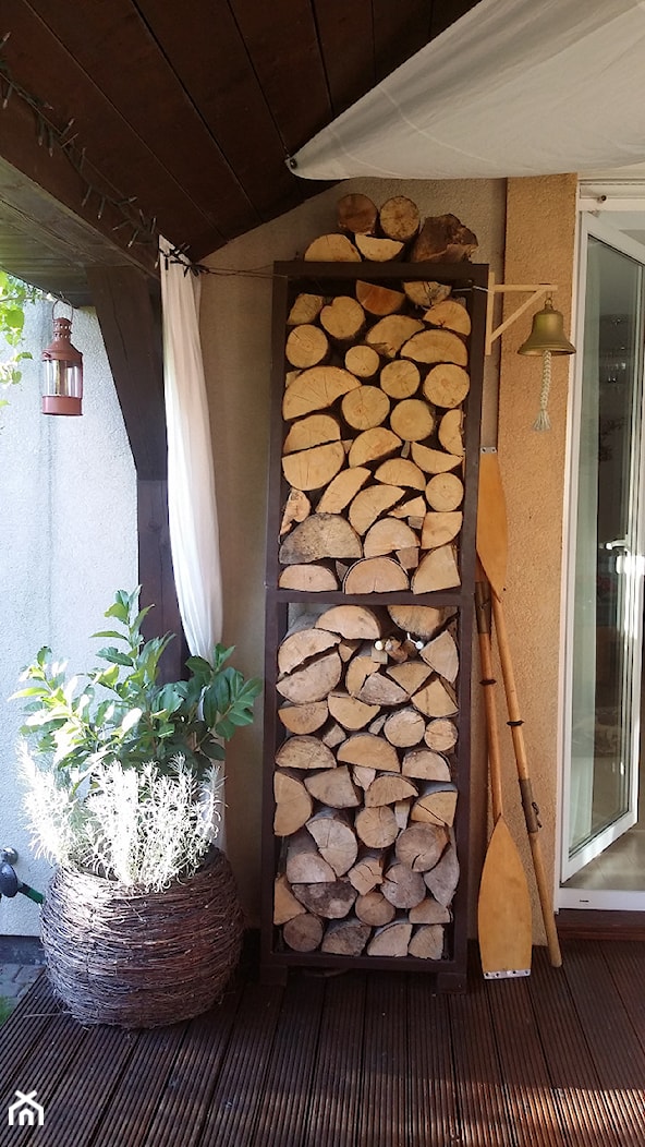 Podręczny stojak na drewno i wiosła. - zdjęcie od Luccy - Homebook