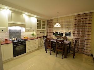 mieszkanie 90m2 - Duża zamknięta beżowa kuchnia jednorzędowa, styl prowansalski - zdjęcie od bm2 brzostek maciej