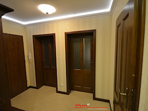 mieszkanie 90m2 - Średni beżowy hol / przedpokój, styl tradycyjny - zdjęcie od bm2 brzostek maciej