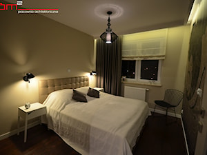projekt mieszkania 65m2 - Mała beżowa sypialnia, styl nowoczesny - zdjęcie od bm2 brzostek maciej