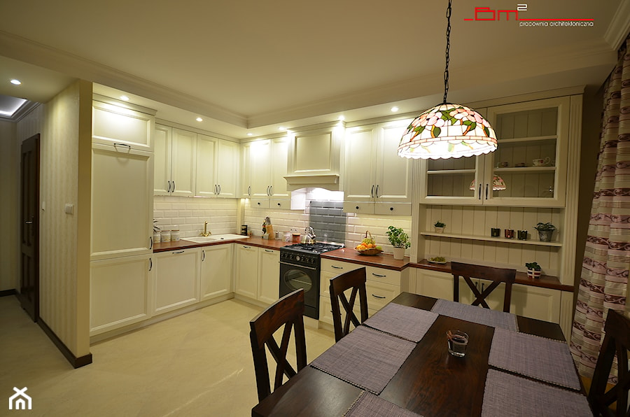 mieszkanie 90m2 - Średnia beżowa jadalnia w kuchni, styl prowansalski - zdjęcie od bm2 brzostek maciej