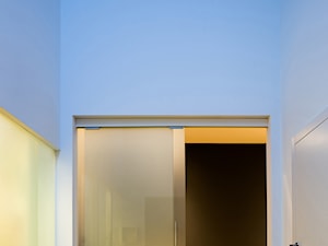 DOM DOBRA - Hol / przedpokój, styl nowoczesny - zdjęcie od ANNA THUROW Architektura i wnętrza