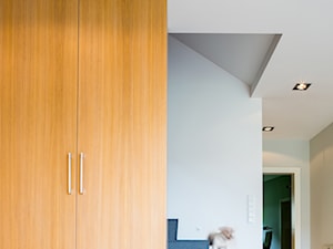 DOM WARSZEWO - Garderoba, styl nowoczesny - zdjęcie od ANNA THUROW Architektura i wnętrza