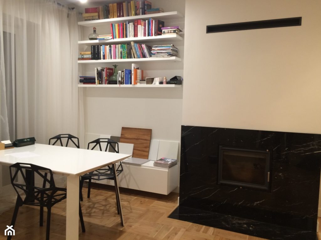 Domowe biuro w salonie - zdjęcie od OHHOME - projekty, remonty, meble - Homebook