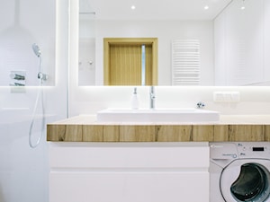 Biała łazienka - zdjęcie od OHHOME - projekty, remonty, meble