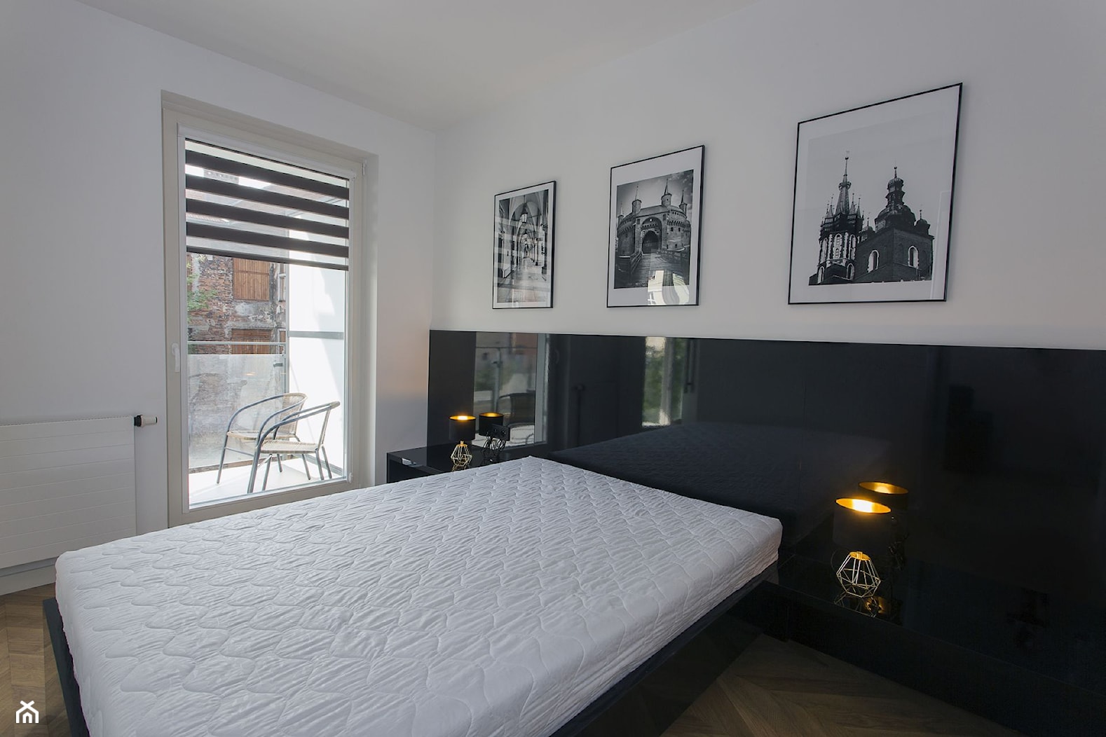 Biało-czarna sypialnia - zdjęcie od OHHOME - projekty, remonty, meble - Homebook