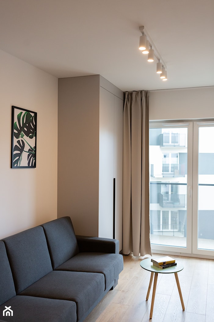 Salon w mieszkaniu na wynajem - zdjęcie od OHHOME - projekty, remonty, meble - Homebook