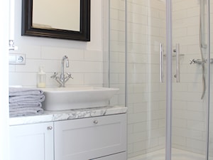 Biało-szara łazienka - zdjęcie od Studio Domowe