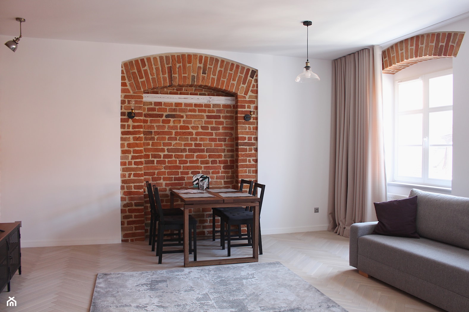 salon w mieszkaniu w kamienicy - zdjęcie od Studio Domowe - Homebook