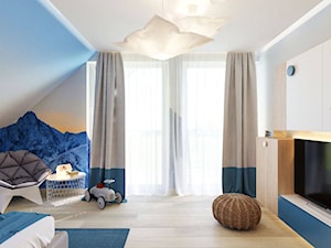 DOM W GRODZISKU MAZ. pokój dziecka - Duży biały niebieski pokój dziecka dla nastolatka dla chłopca dla dziewczynki, styl nowoczesny - zdjęcie od MAJER concept