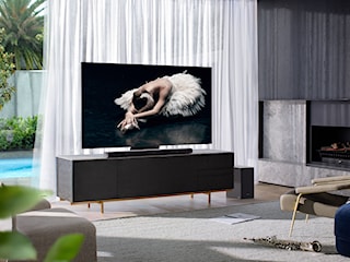 Czy duży telewizor musi dominować w pomieszczeniu? Zobacz sposób na idealny kompromis dużego ekranu i pięknego wnętrza