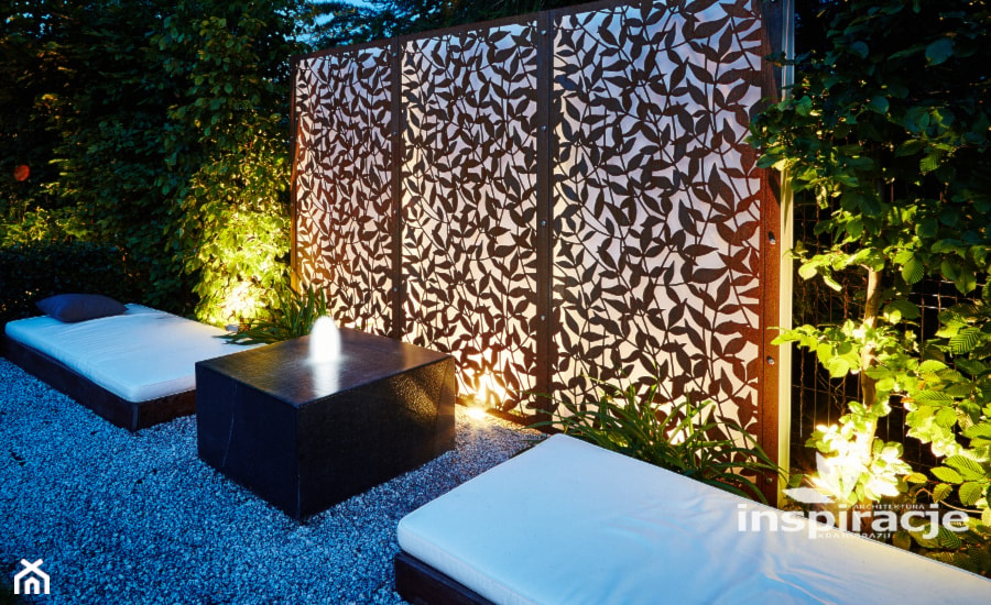 Podświetlane panele ogrodowe i element wodny - zdjęcie od Studio projektowe INSPIRACJE