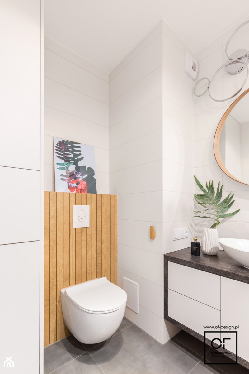 Łazienka z deską drewnianą - Mała łazienka, styl nowoczesny - zdjęcie od O.Fiedorowicz