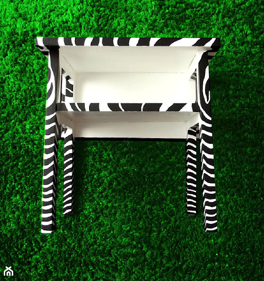 Stoliczek - "Zebra" - zdjęcie od Wyrobki