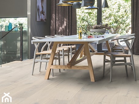 Aranżacje wnętrz - Jadalnia: Podłoga drewniana Massimo - Średnia czarna jadalnia jako osobne pomieszczenie - Quick Step. Przeglądaj, dodawaj i zapisuj najlepsze zdjęcia, pomysły i inspiracje designerskie. W bazie mamy już prawie milion fotografii!