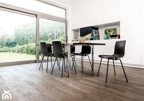 Podłoga drewniana Variano - Średnia biała jadalnia, styl nowoczesny - zdjęcie od Quick Step
