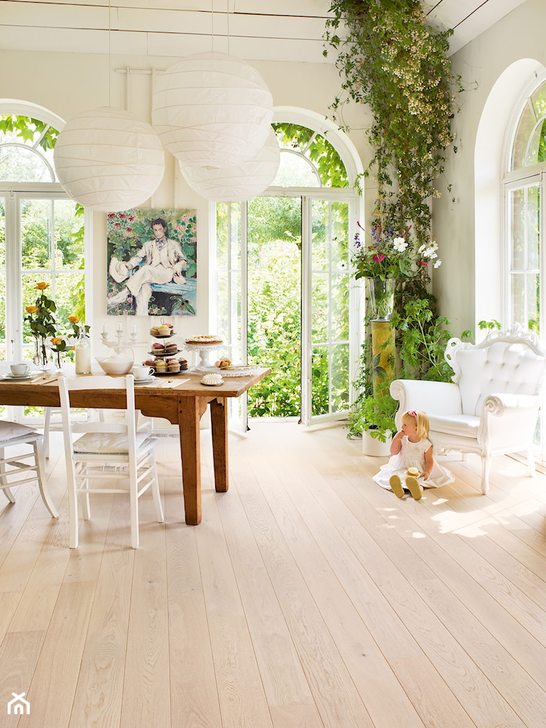 Podłoga drewniana Castello - Średnia biała jadalnia jako osobne pomieszczenie - zdjęcie od Quick Step - Homebook