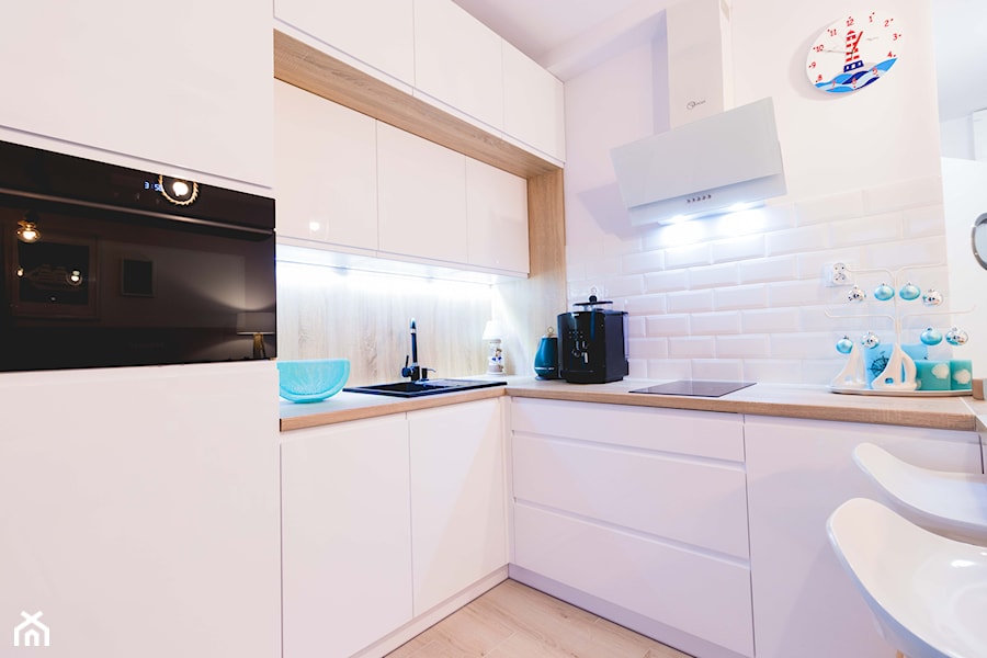 APARTAMENT W STYLU MARYNARSKIM, GDYNIA - Kuchnia - zdjęcie od an-dzia 4