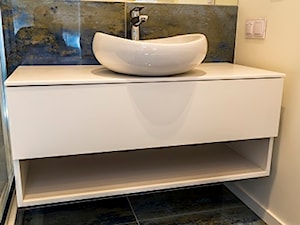 szafka łazienkowa na wymiar z cienkim blatem - zdjęcie od Keno-Meble
