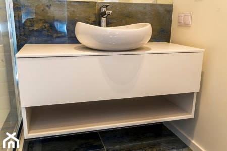 szafka łazienkowa na wymiar z cienkim blatem - zdjęcie od Keno-Meble - Homebook