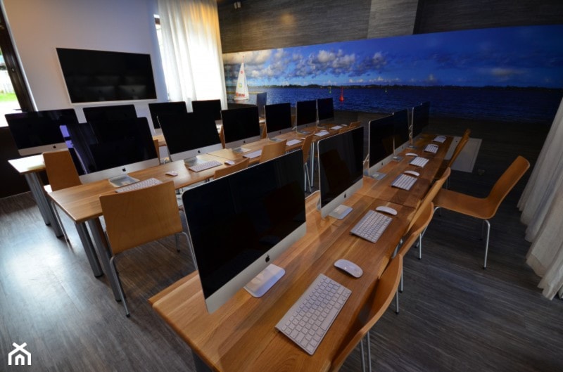 Morskie Opowieści - sala szkolna informatyczna - zdjęcie od Arkadiusz Grzędzicki projektowanie wnętrz