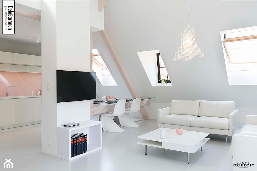 Apartament do wynajęcia Oświęcim II - Średni biały salon z kuchnią z jadalnią, styl minimalistyczny - zdjęcie od DelaBartman