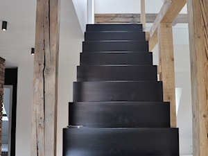 Apartament do wynajęcia Oświęcim - Schody jednobiegowe drewniane, styl minimalistyczny - zdjęcie od DelaBartman