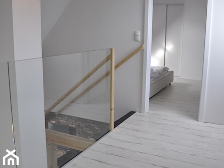 Aranżacje wnętrz - Hol / Przedpokój: Apartament do wynajęcia Oświęcim - Hol / przedpokój, styl minimalistyczny - DelaBartman. Przeglądaj, dodawaj i zapisuj najlepsze zdjęcia, pomysły i inspiracje designerskie. W bazie mamy już prawie milion fotografii!