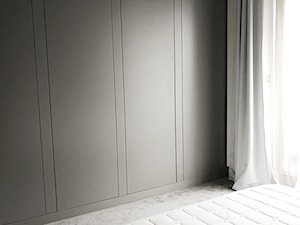 Apartmanet w Krakowie - Mała szara sypialnia, styl minimalistyczny - zdjęcie od DelaBartman
