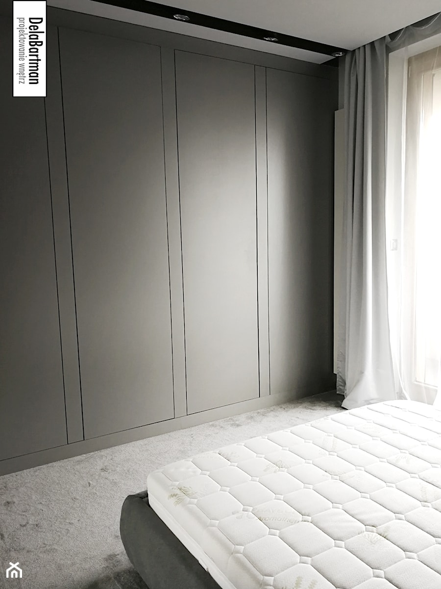 Apartmanet w Krakowie - Mała szara sypialnia, styl minimalistyczny - zdjęcie od DelaBartman