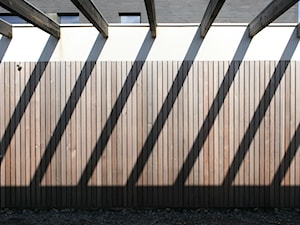 Dom pozornie prosty | Bojano - Domy, styl minimalistyczny - zdjęcie od PRACOWNIA 111