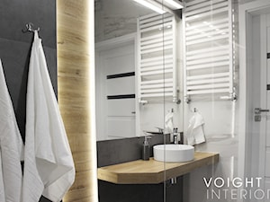Łazienka z prysznicem w mieszkaniu na wynajem na doby - Mała bez okna z lustrem łazienka - zdjęcie od Voight Interiors