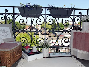 Metr kwadratowy balkonowego szczescia - Taras rustykalny, styl rustykalny - zdjęcie od Maya Twa