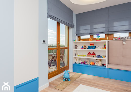 Apartament dwupoziomowy na warszawskim Mokotowie - Średni biały niebieski pokój dziecka dla dziecka dla chłopca dla dziewczynki dla rodzeństwa, styl nowoczesny - zdjęcie od MODIFY - Architektura Wnętrz