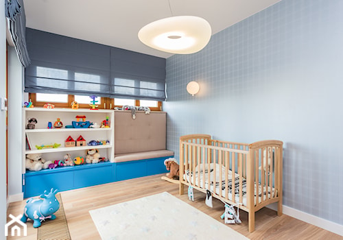Apartament dwupoziomowy na warszawskim Mokotowie - Średni szary pokój dziecka dla niemowlaka dla chłopca, styl nowoczesny - zdjęcie od MODIFY - Architektura Wnętrz