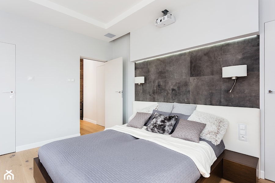 Dom w Markach 207m - Średnia biała sypialnia, styl nowoczesny - zdjęcie od MODIFY - Architektura Wnętrz