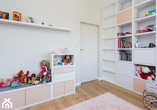 Dom w Markach 207m - Średni biały pokój dziecka dla dziecka dla dziewczynki - zdjęcie od MODIFY - Architektura Wnętrz