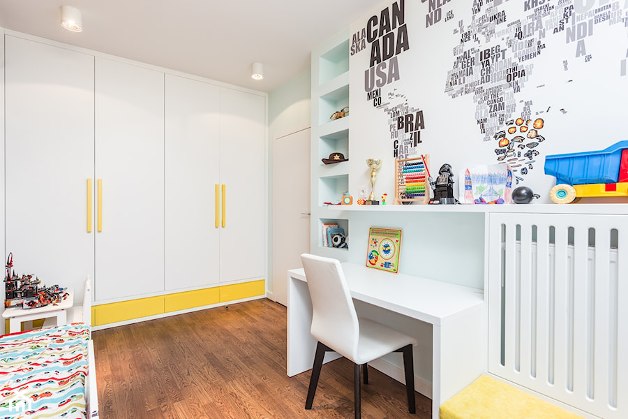 Mieszkanie na Żoliborzu - Duży biały pokój dziecka dla dziecka dla nastolatka dla chłopca dla dziewczynki - zdjęcie od MODIFY - Architektura Wnętrz