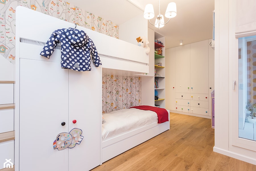 Kolorowe mieszkanie na Mokotowie - Średni szary pokój dziecka dla dziecka dla nastolatka dla chłopca dla dziewczynki dla rodzeństwa, styl nowoczesny - zdjęcie od MODIFY - Architektura Wnętrz